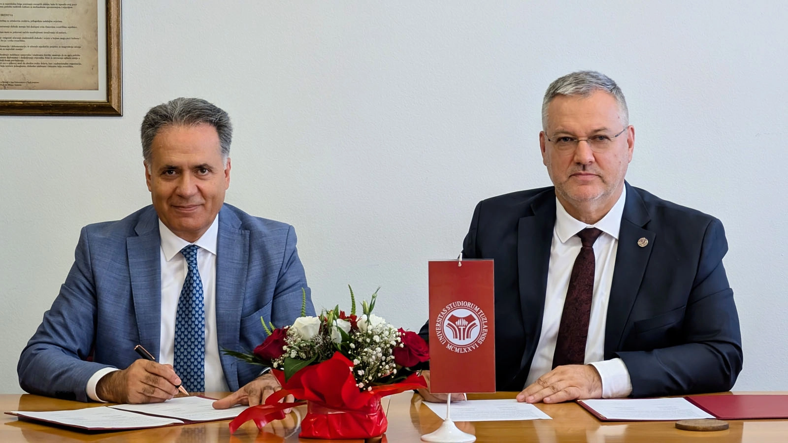 1000046498